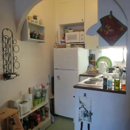 Cosy With Great Location Apartment *